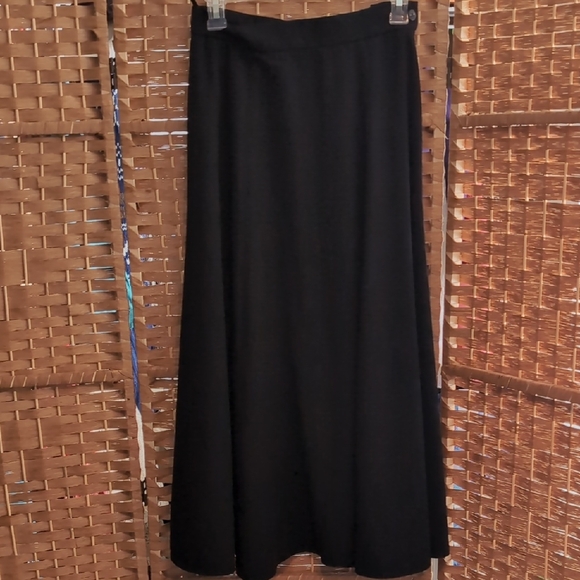 Liz Claiborne Dresses & Skirts - Liz Claiborne Elegant Black Maxi Skirt